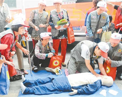 鄭州市紅十字會:匯聚人道力量 架起愛心橋梁