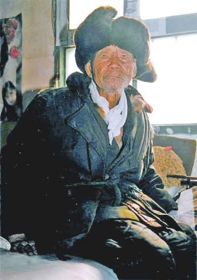 抗戰(zhàn)老兵臨終不忘尋找河南救命恩人親屬 其子苦尋8年