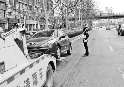 鄭州金水路進入嚴管模式 路邊隨便停車當心被拖走