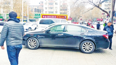 鄭州一停車場管理員偷揭4張違停罰單 自稱會銷掉