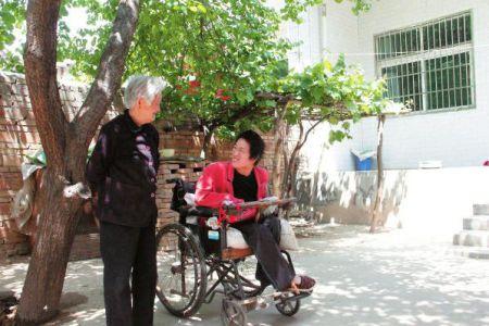 76歲老人照顧腦癱棄嬰25年 如今患癌癥無力撫養(yǎng)