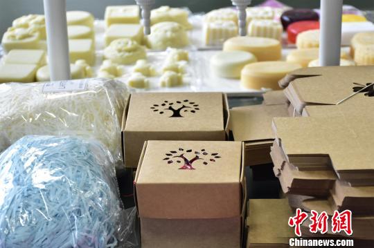 武漢一高校學生定制手工皂免費贈送師生