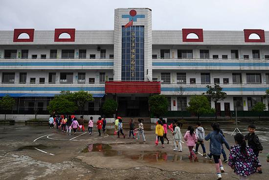 湖南一小鄉村走出21位博士百余碩士 有何秘籍?