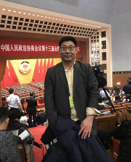 海外華媒記者看兩會(huì):感受到一個(gè)更開(kāi)放、更自信的中國(guó)