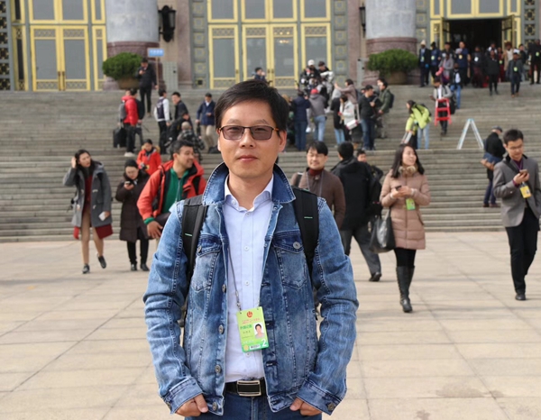 海外華媒記者看兩會(huì):感受到一個(gè)更開(kāi)放、更自信的中國(guó)