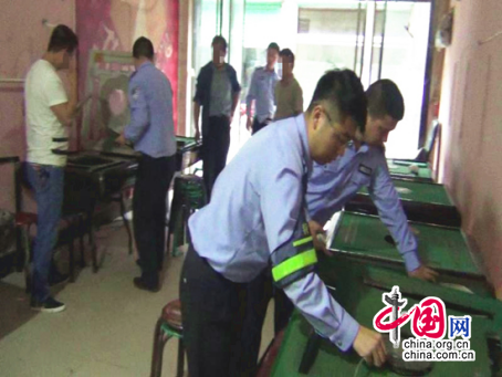 陜西韓城警方搗毀一賭博窩點 抓獲涉賭人員11名 陜西韓城警方搗毀一賭博窩點 抓獲涉賭人員11名