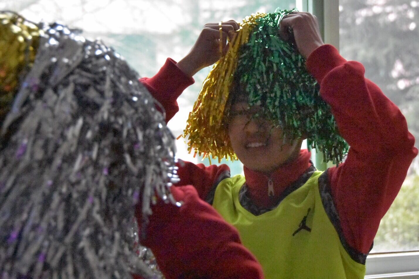 “媽媽,請聽我給您唱首歌”——30名非典型“留守兒童”的春節晚會 “媽媽,請聽我給您唱首歌”——30名非典型“留守兒童”的春節晚會